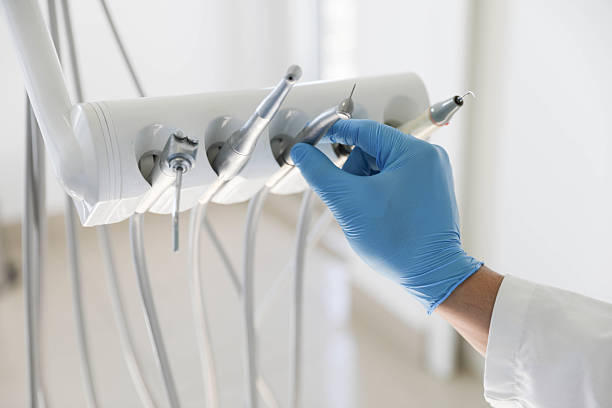 Professional Tooth Extraction technician working in Grandview, OK